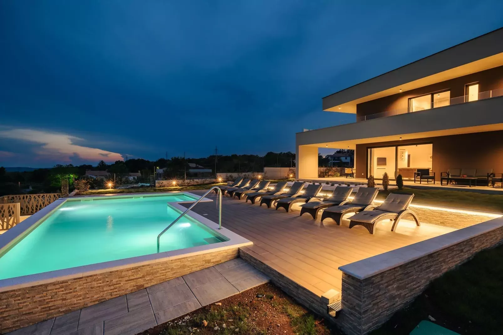 Villa de la Vie with Heated Swimming Pool-Zwembad