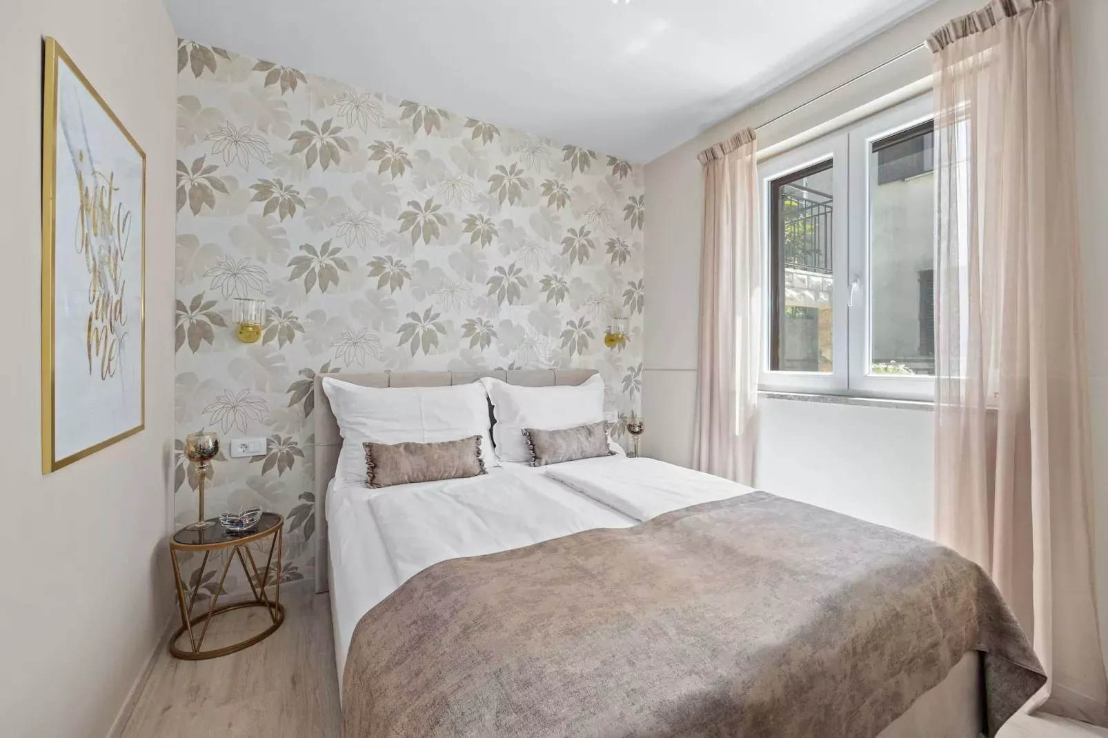 Lady M Gold - Balcony and Sea View-Slaapkamer