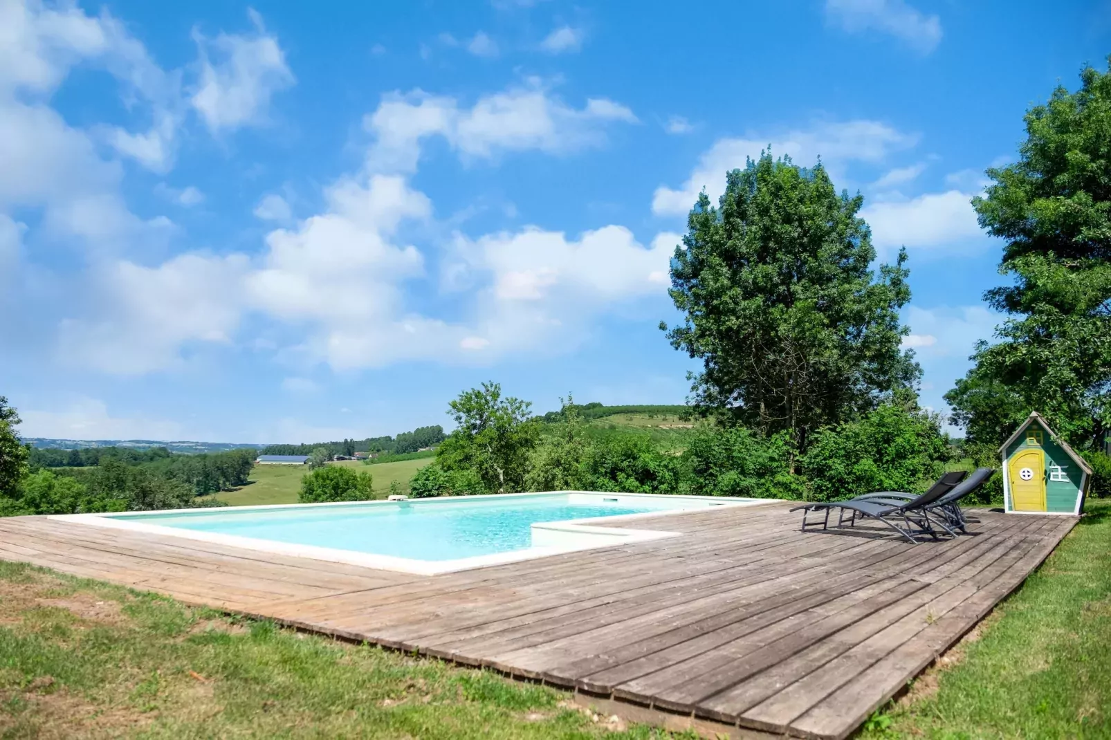 Maison de charme avec piscine à Coubejours-Zwembad