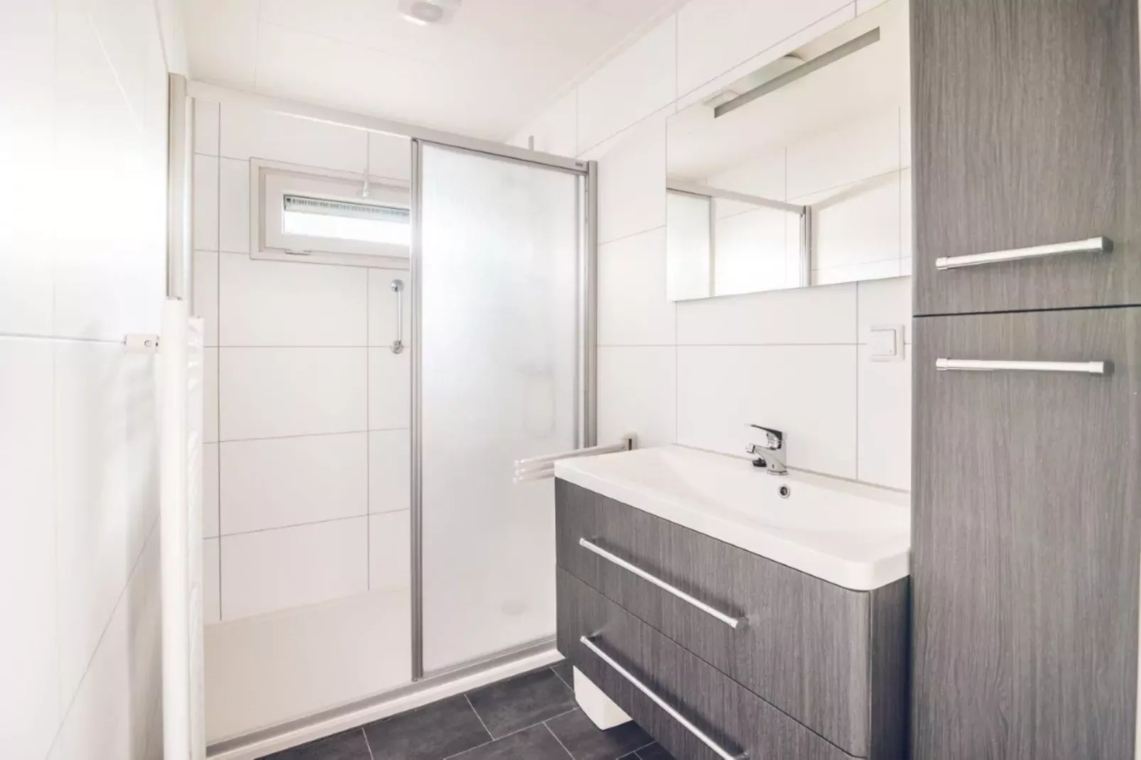 Patio Bungalow Chalet | 2 - 6 people-Badkamer