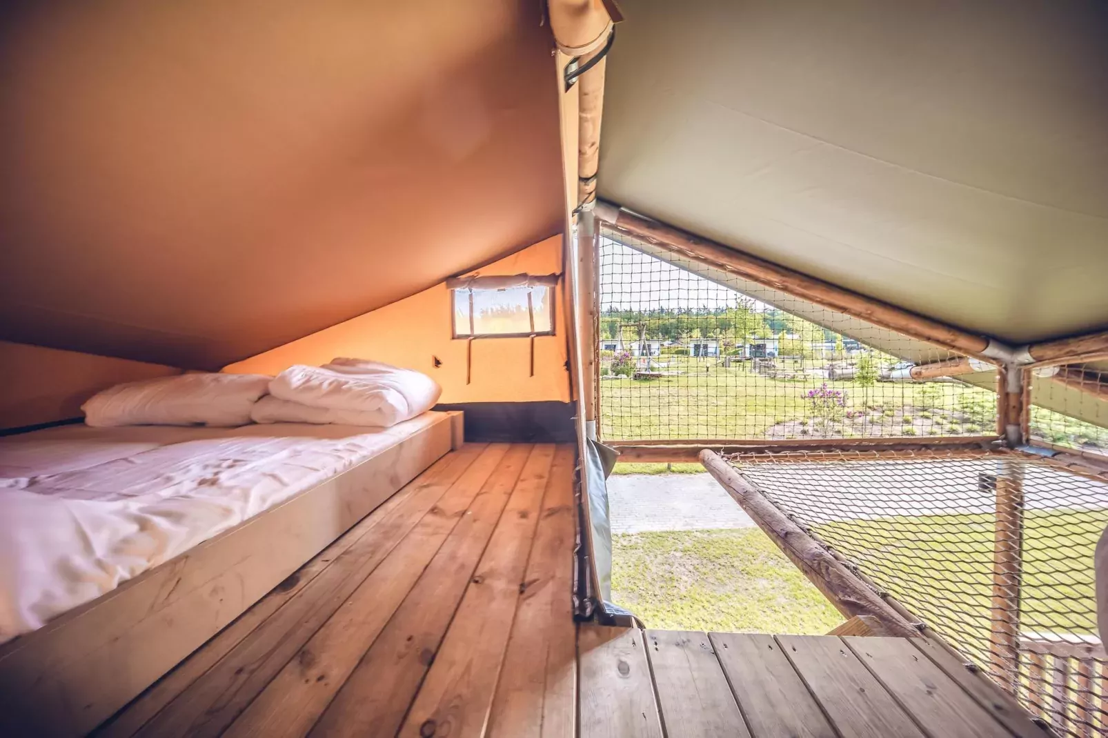 Safari tent 'Edelhert' | 2 - 8 pers-Slaapkamer