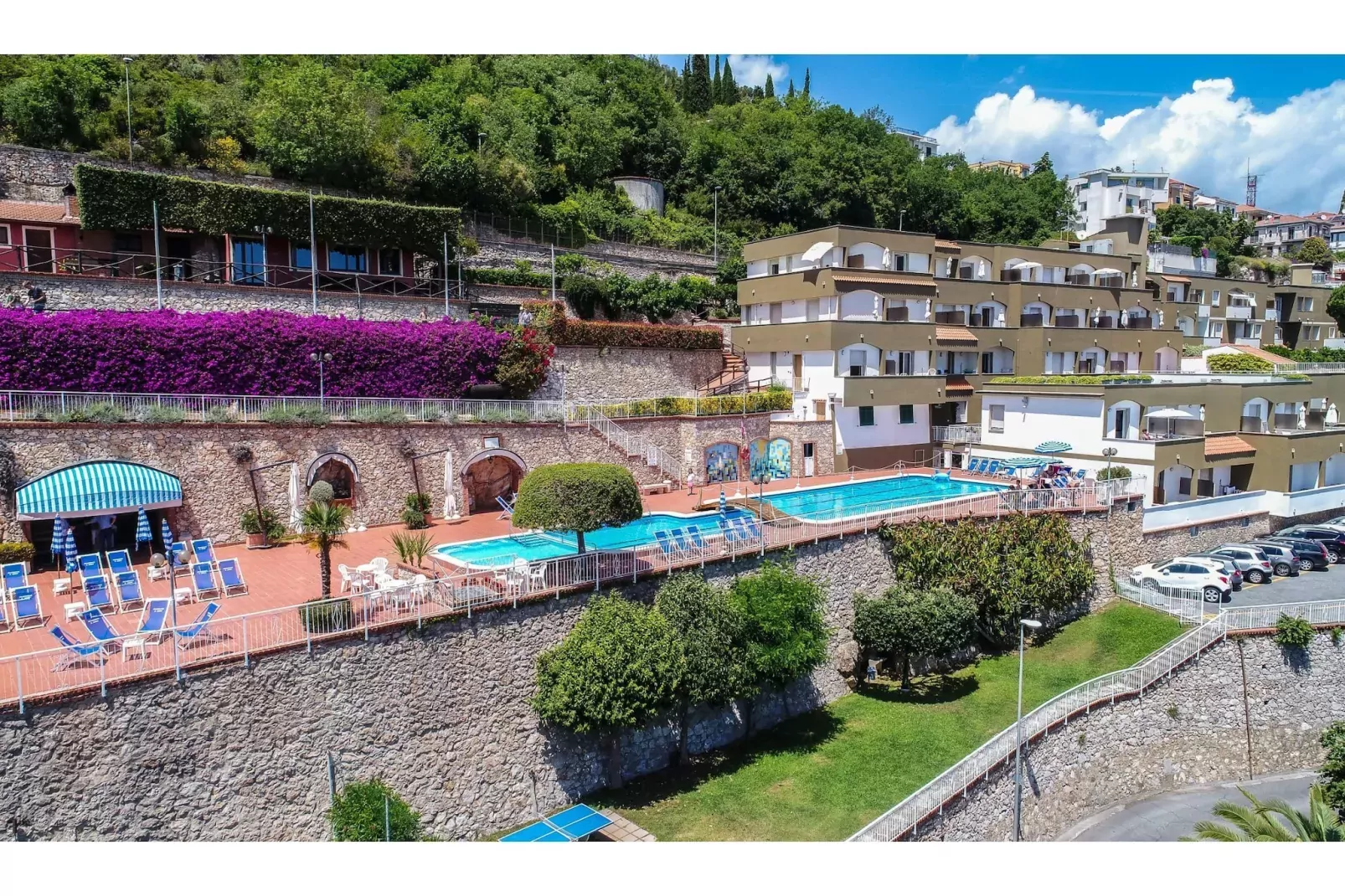 RESIDENCE SANT'ANNA TWO-ROOM APT 5 PAX B5-Buitenkant zomer
