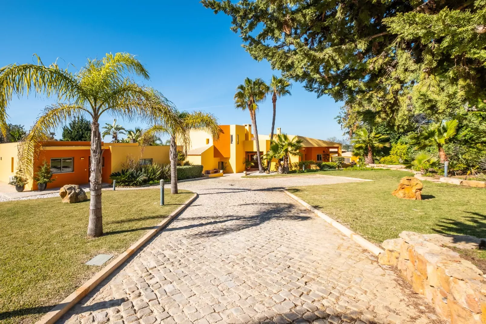 Villa Gamboa-Buitenkant zomer