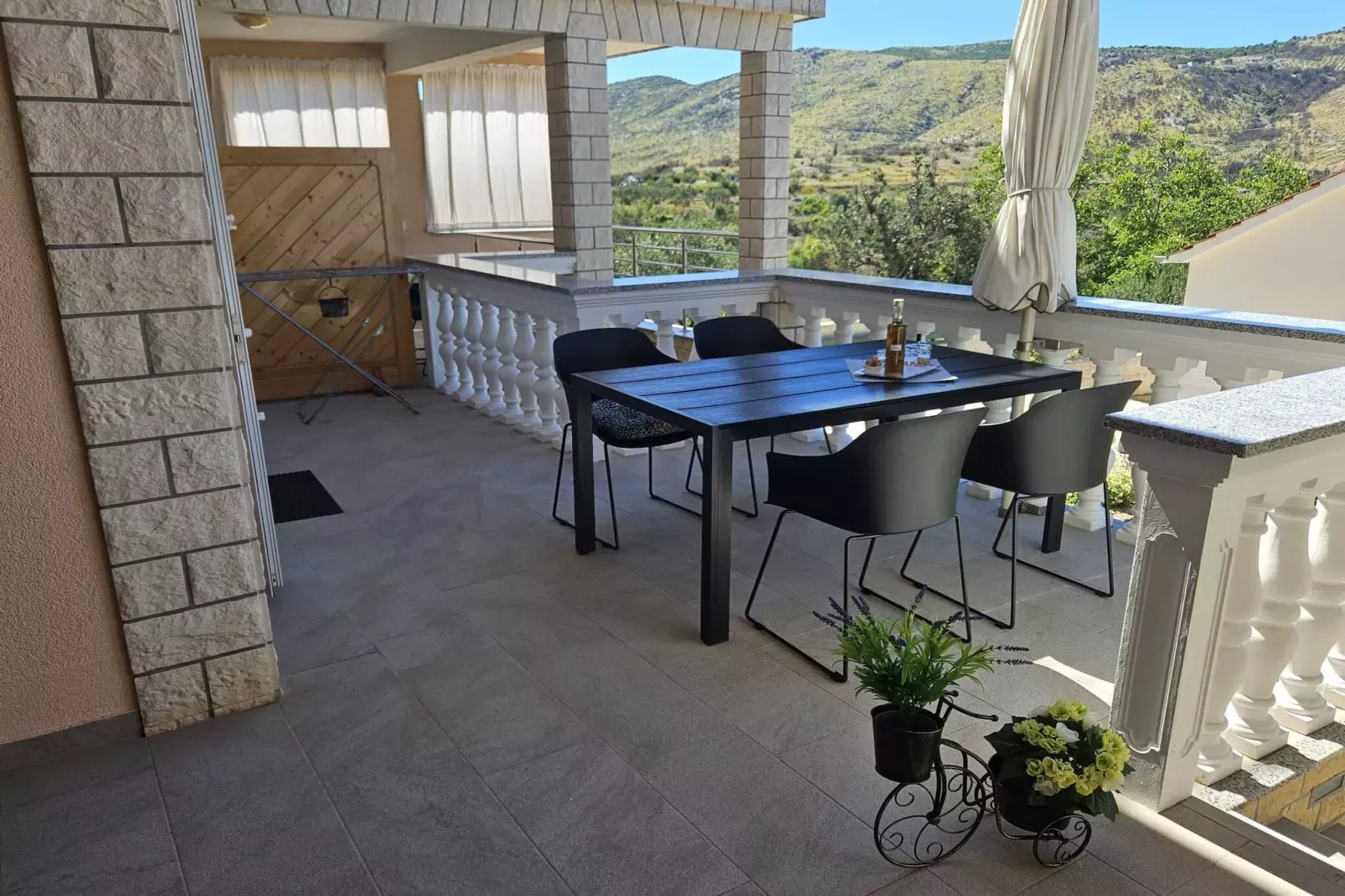 Apartments Miro - one bedroom apartment-Terrasbalkon