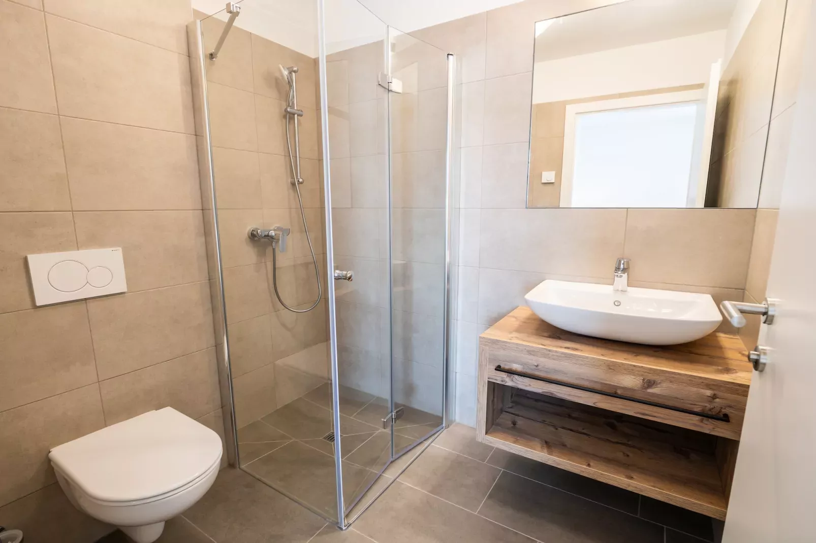 Comfort Three-bedroom Apartment – KA3C-Badkamer