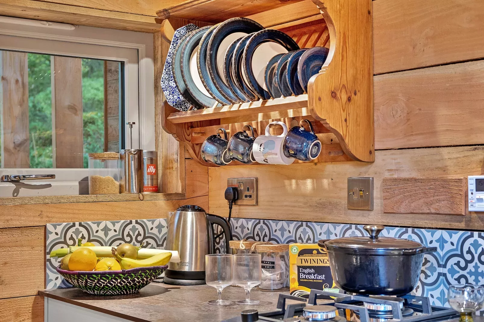 Cosagach Falls Cabin-Keuken