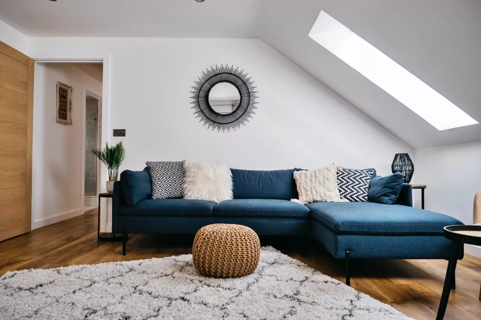 Tolcarne Stay - Luxury Newquay Apartment-Woonkamer