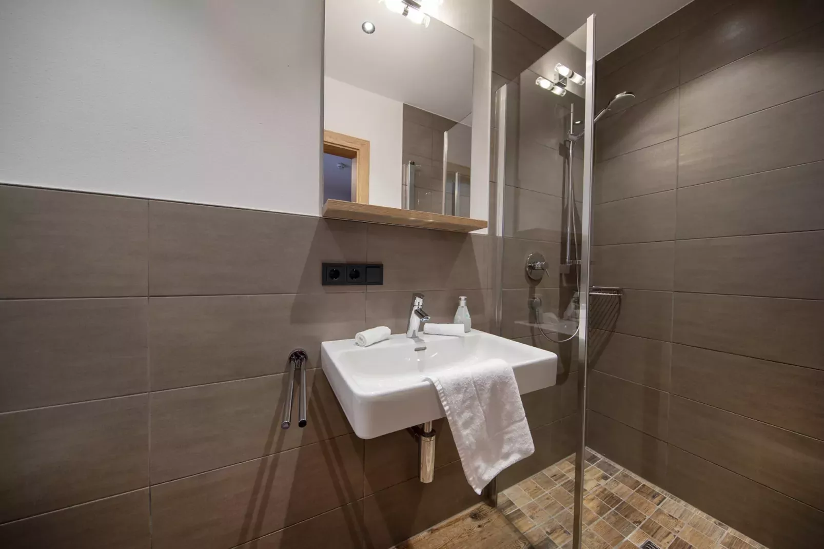 Nationalpark Chalet Larmkogel-Badkamer