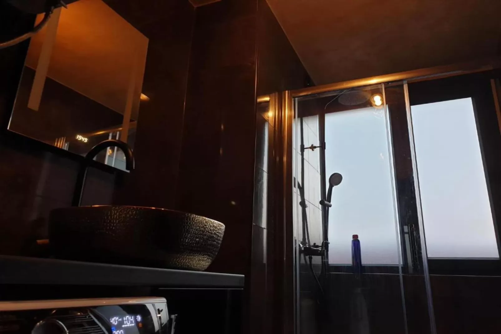 Apartment Tomislav Zagreb - One Bedroom Apartment with Private  Hot Tub-Badkamer