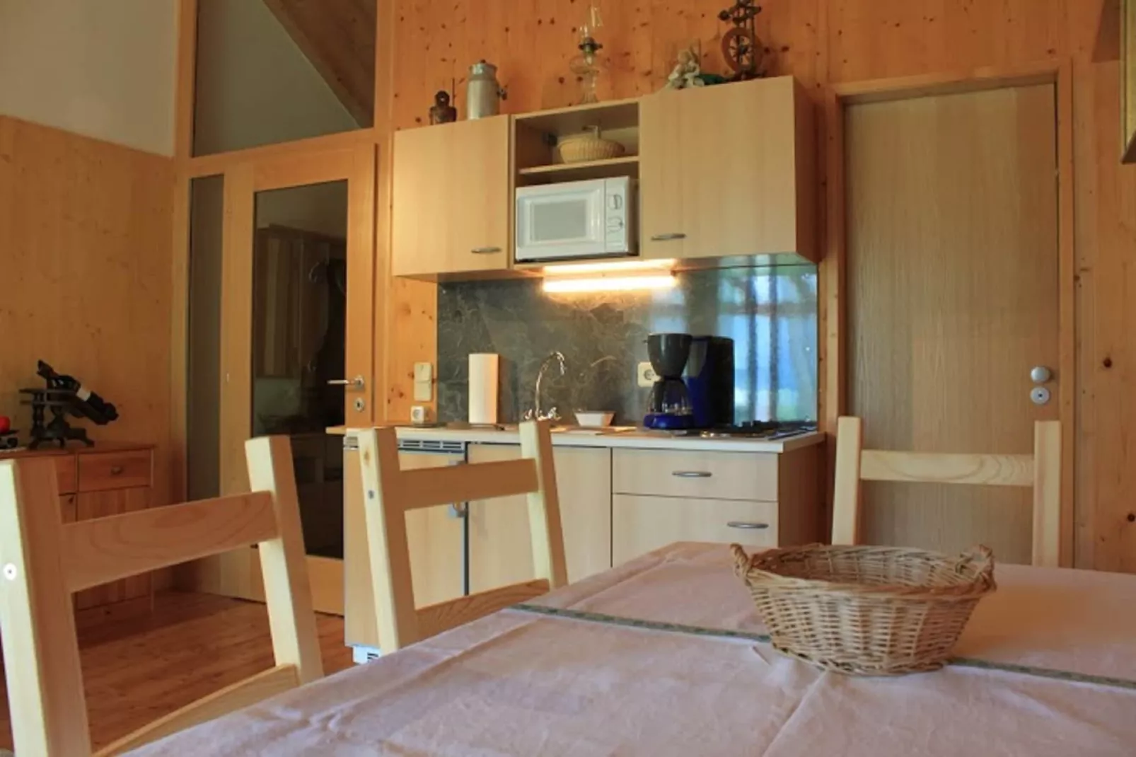 House Dual2 4apartments 5adult-Keuken