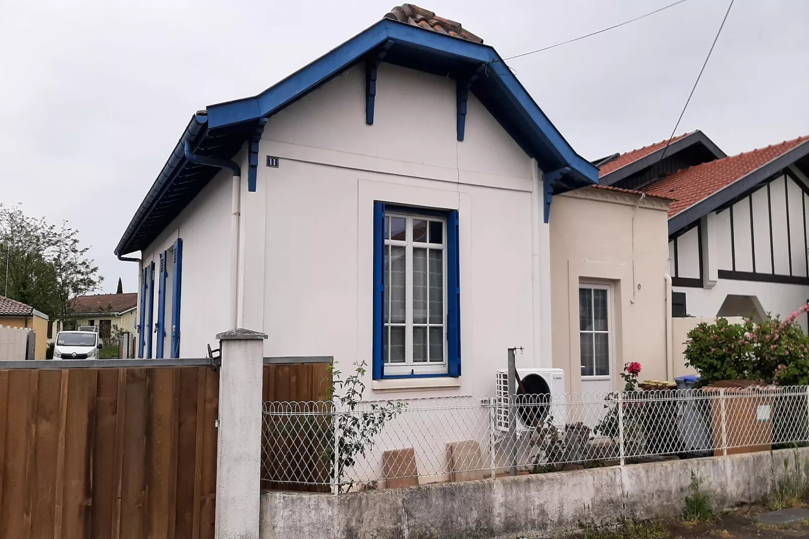 Vakantiehuis in Arcachon met tuin en buitenkeuken-Buitenkant zomer