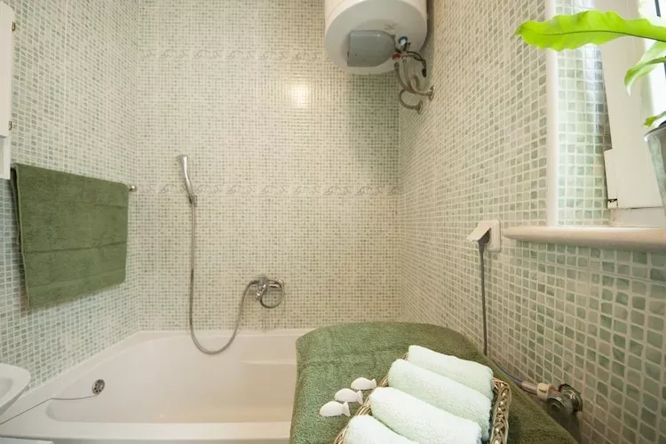 Apartments Kalajzic- One-Bedroom Apartment with Terrace (ST)-Badkamer