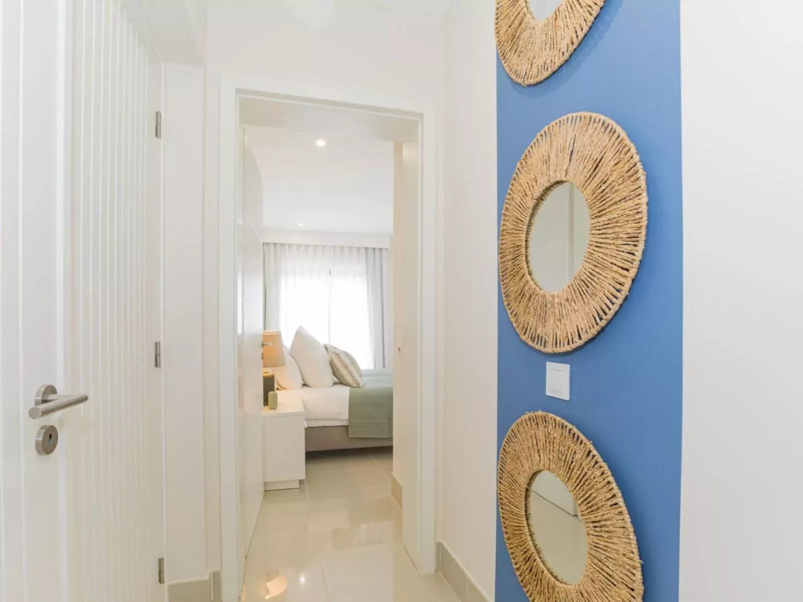 Pine Hills Reva Santuary Modern Elegance-Binnen