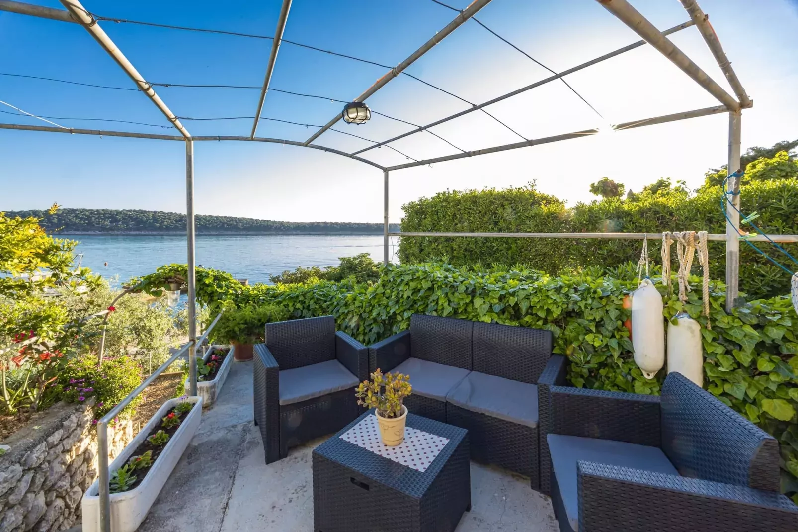 Apartments Jurica - Apt 4 with Sea View-Tuinen zomer