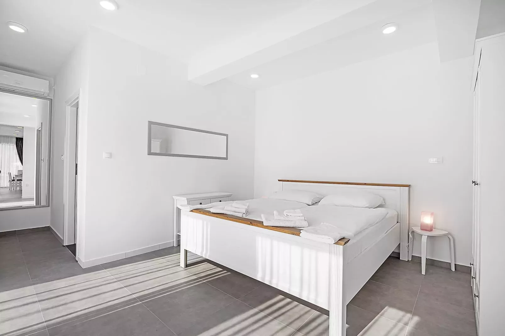 Max - Sea View, One Bedroom Apt with Terrace-Slaapkamer