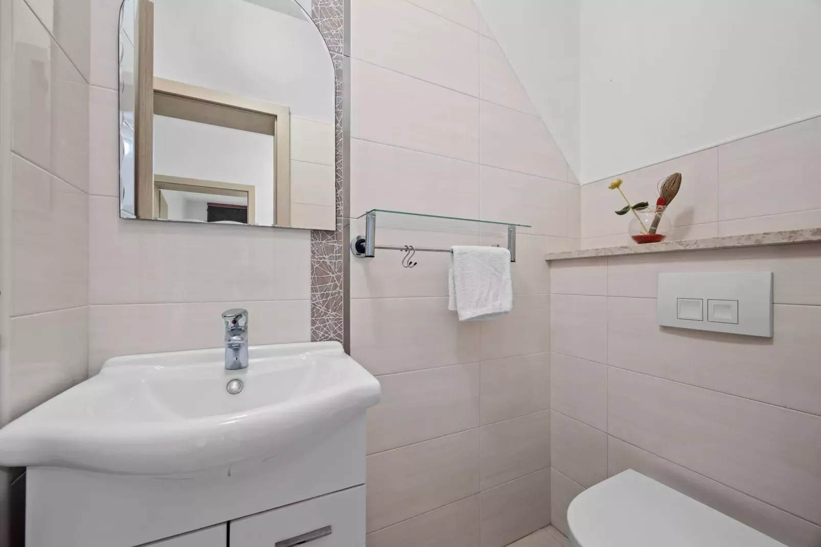 Anamar - Three Bedroom Apartment-Badkamer