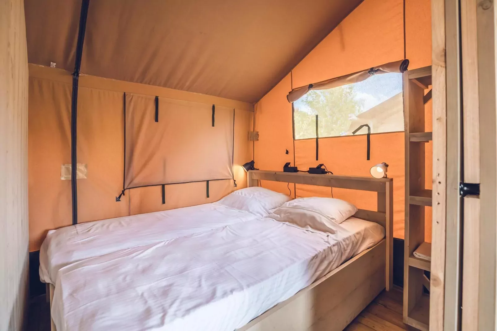 Safari tent 'Edelhert' | 2 - 8 pers-Slaapkamer