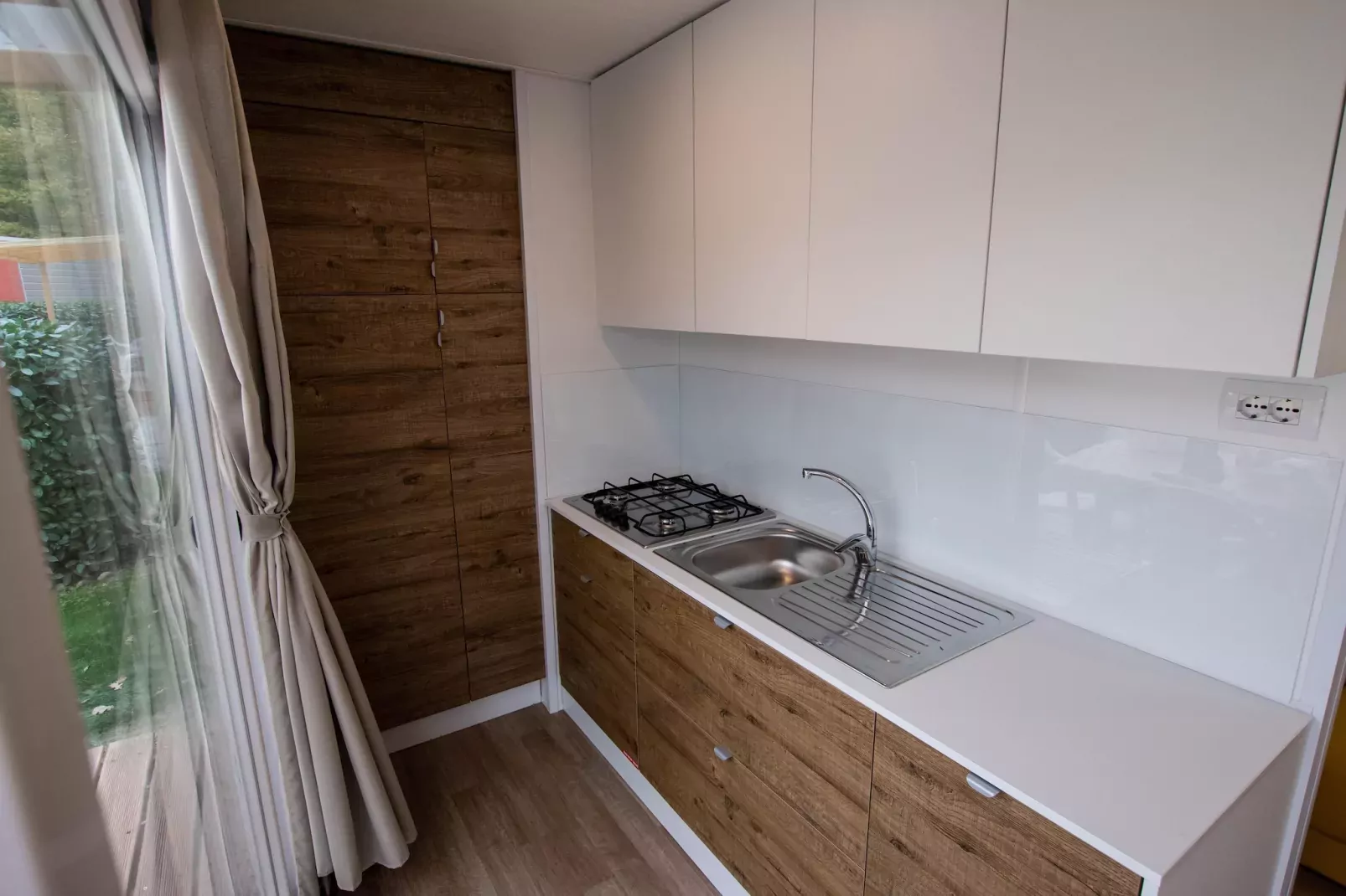 RESIDENCE ALBA VILLAGE / TWO-ROOM APT 4 PEOPLE MEZZANINE B4S-Keuken