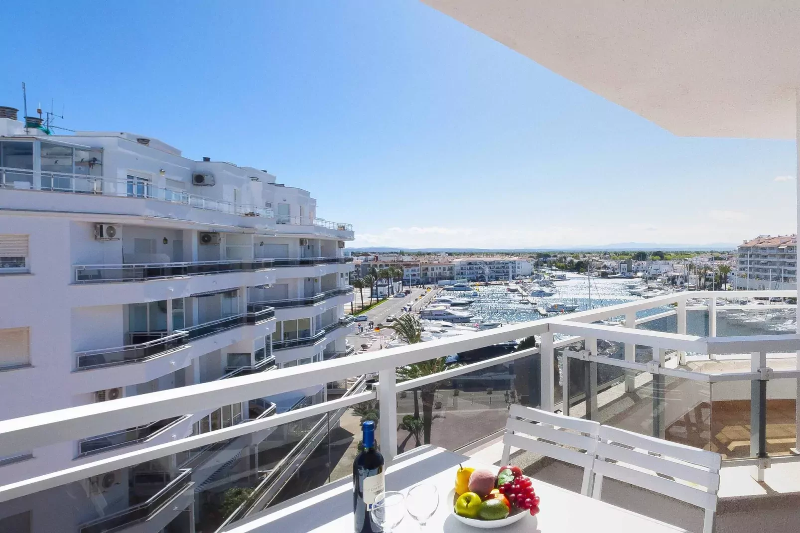1222 CLUB NAUTIC vista canal-Terrasbalkon