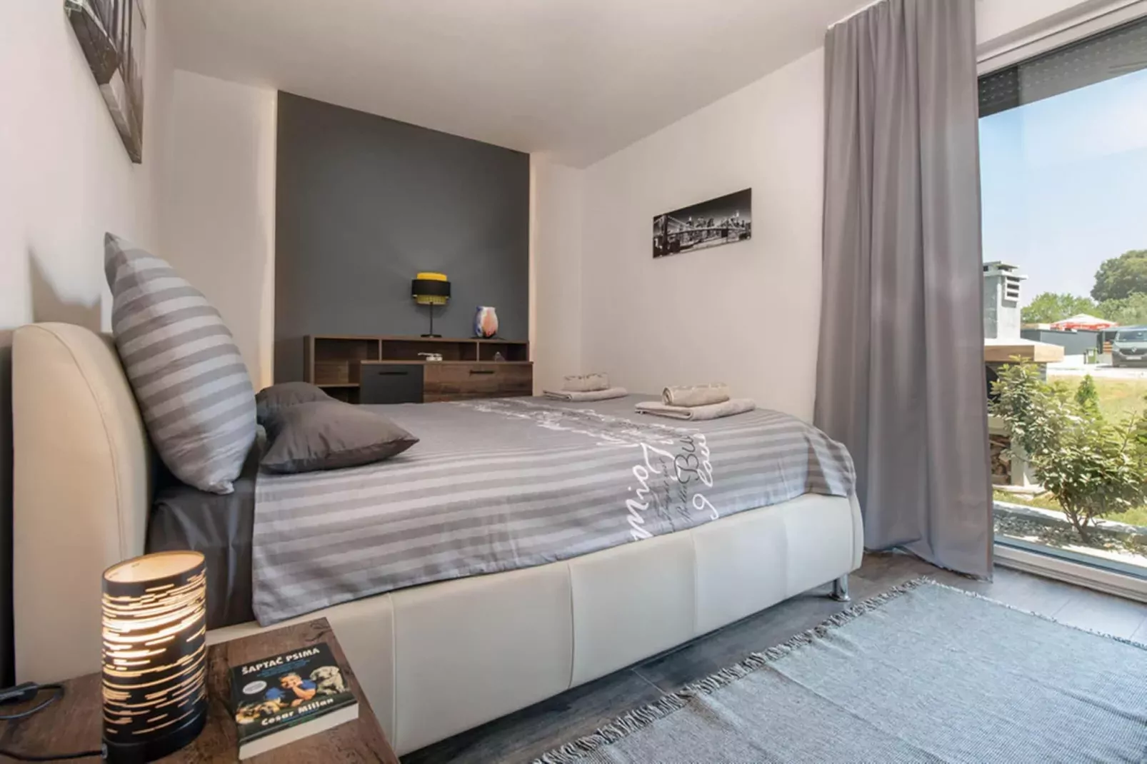 Villa Lily with Private Pool and a Lovely Garden-Slaapkamer