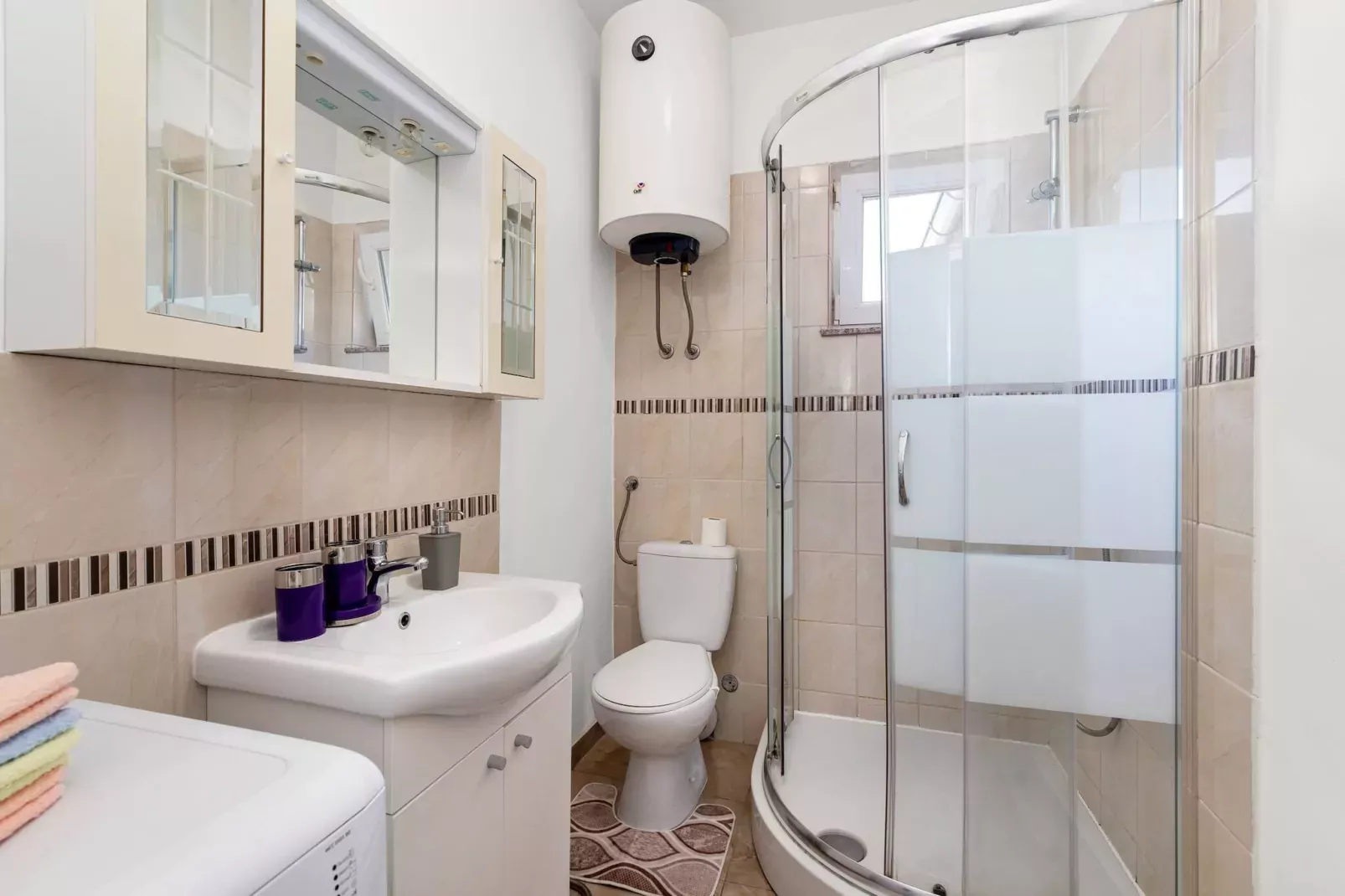 Apartment Lara - two bedroom apartment-Badkamer