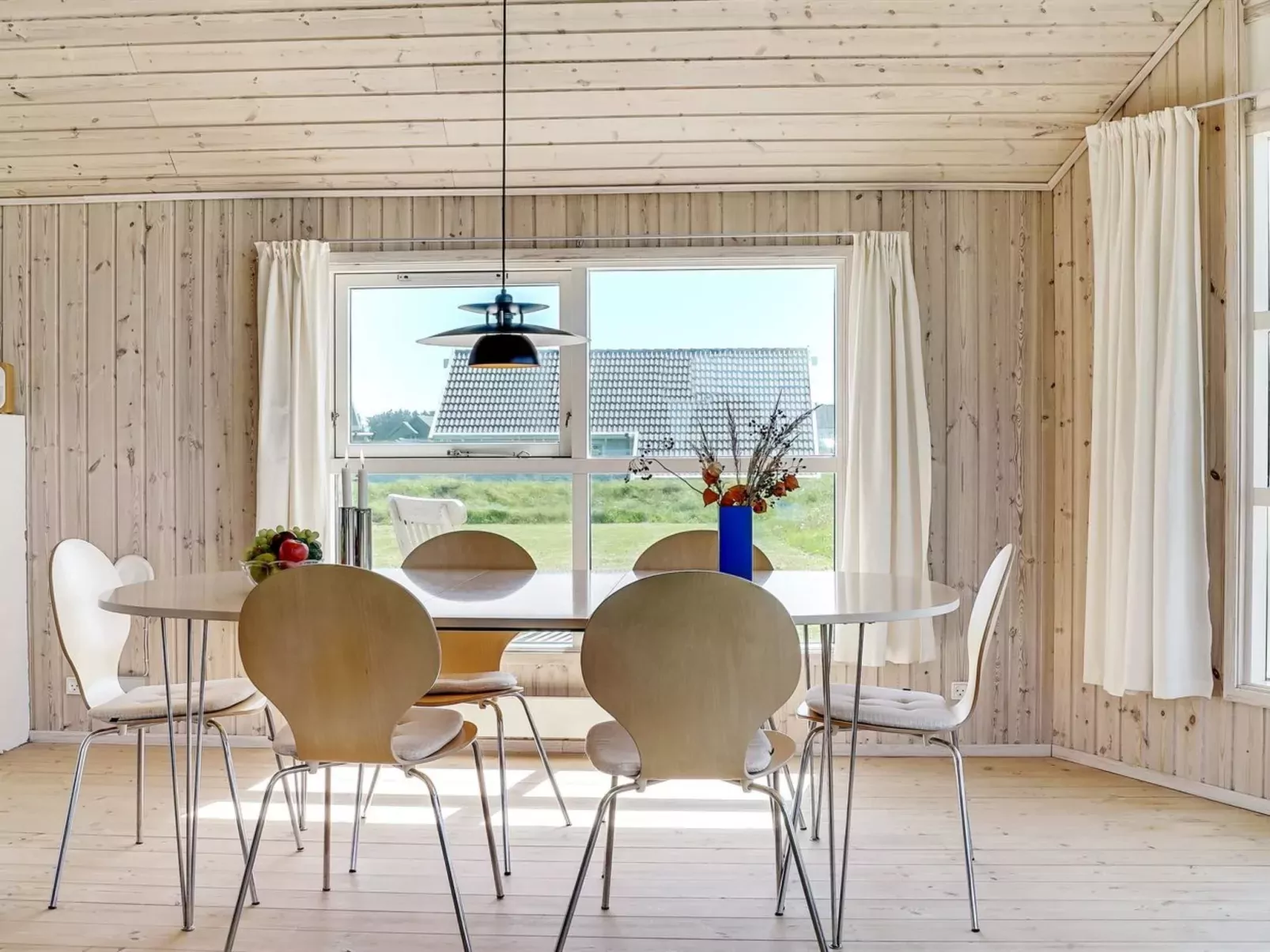 "Tilje" - 80m from the sea-Binnen