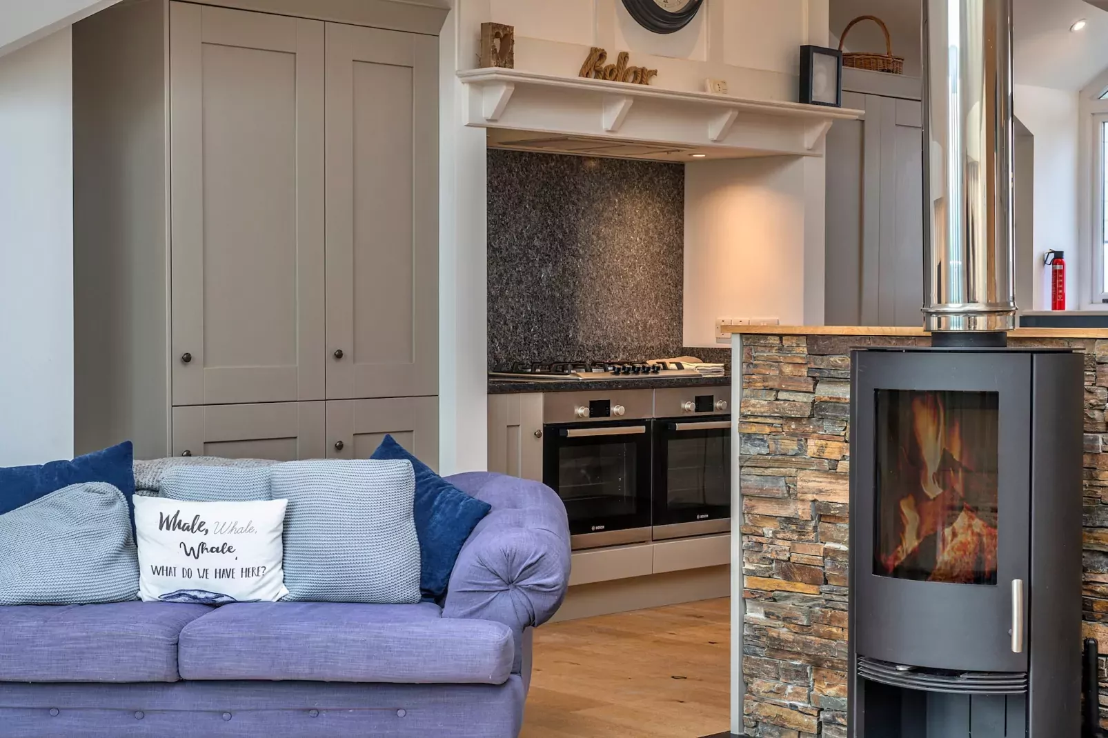 Dingles Cottage-Woonkamer