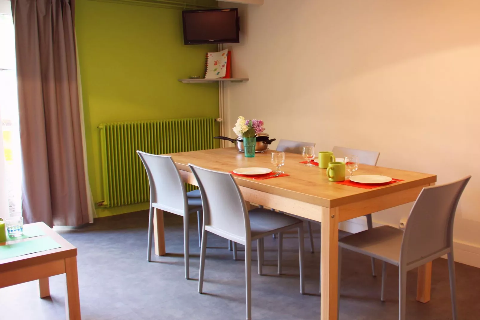 Amboise/Gîte 2 Pièces 5 Personnes 1 bébé-Eetkamer