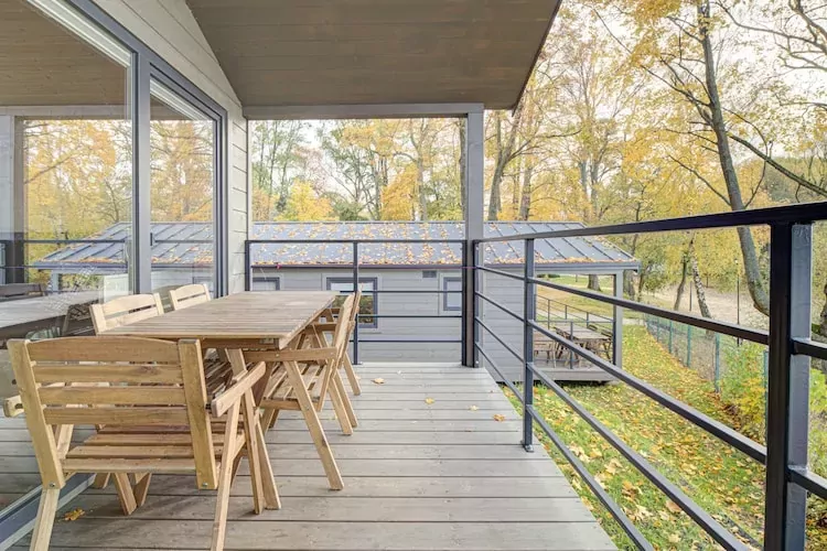 Domki wakacyjne nad jeziorem Cieszyno-Terrasbalkon
