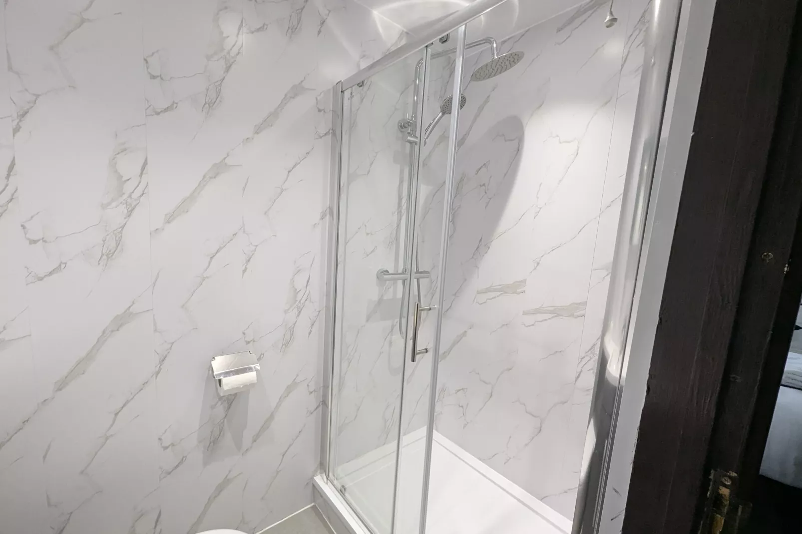 Firs lodge Sta twin-Badkamer