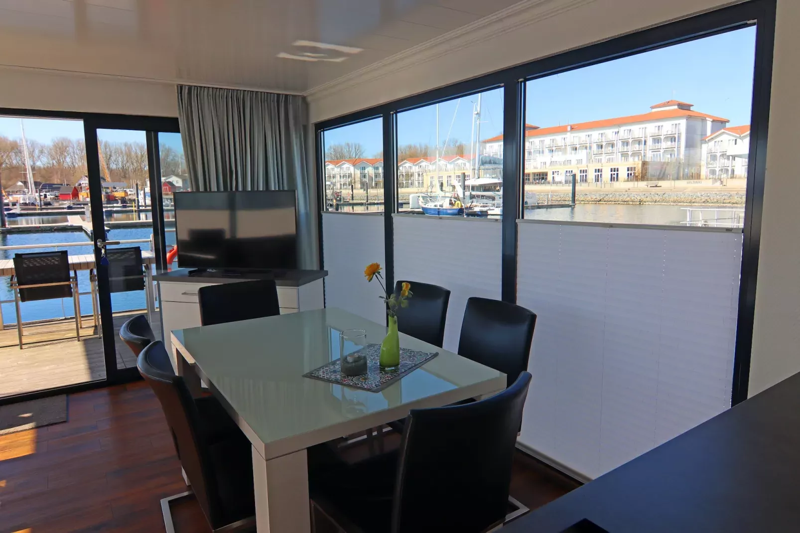 Hausboot Family & Friends LP2 / 1-2 Personen-Eetkamer