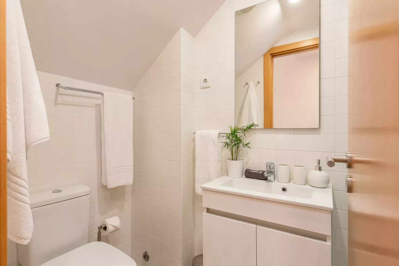 YOUROPO - Cosy 4-Badkamer