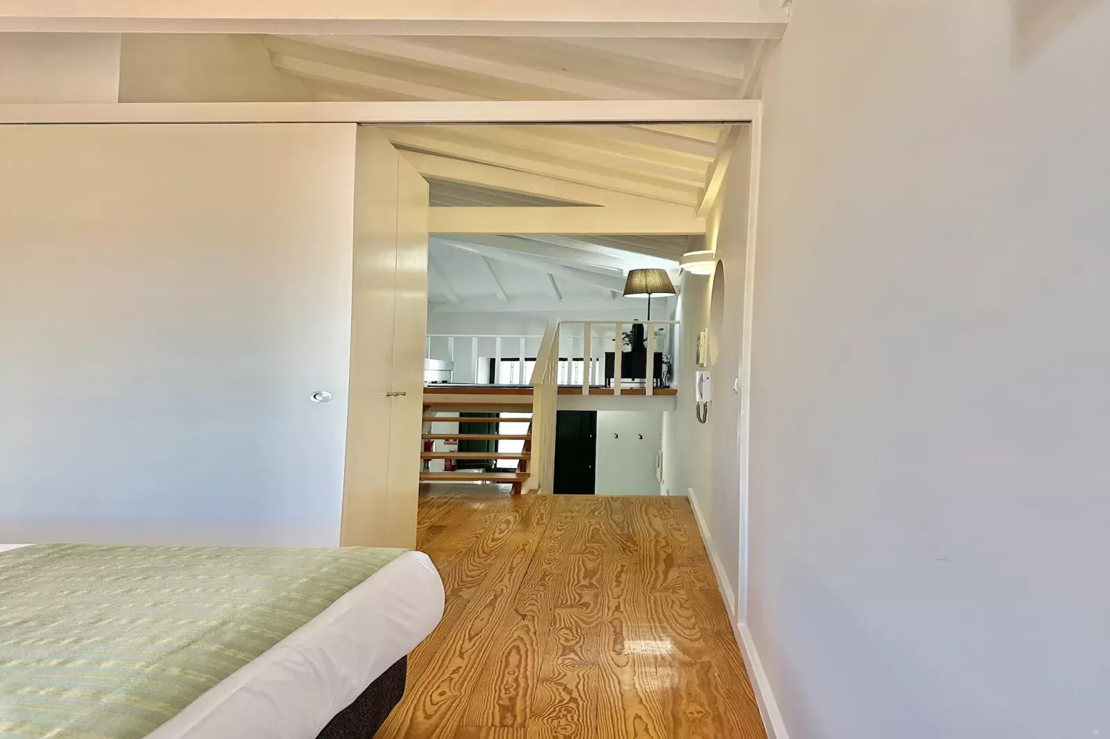 YOUROPO - Typical House 3-Overloop
