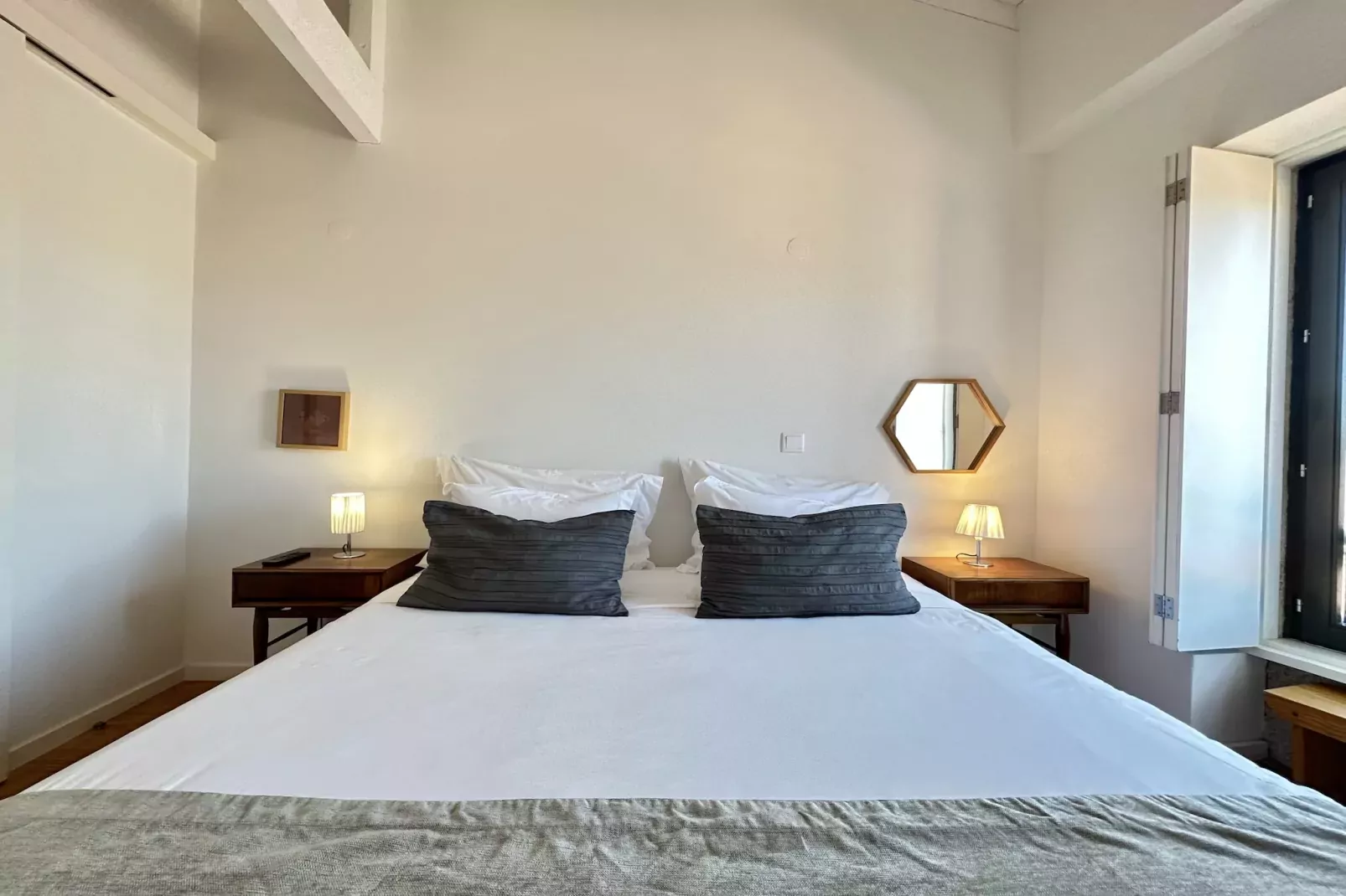 YOUROPO - Typical House 5-Slaapkamer