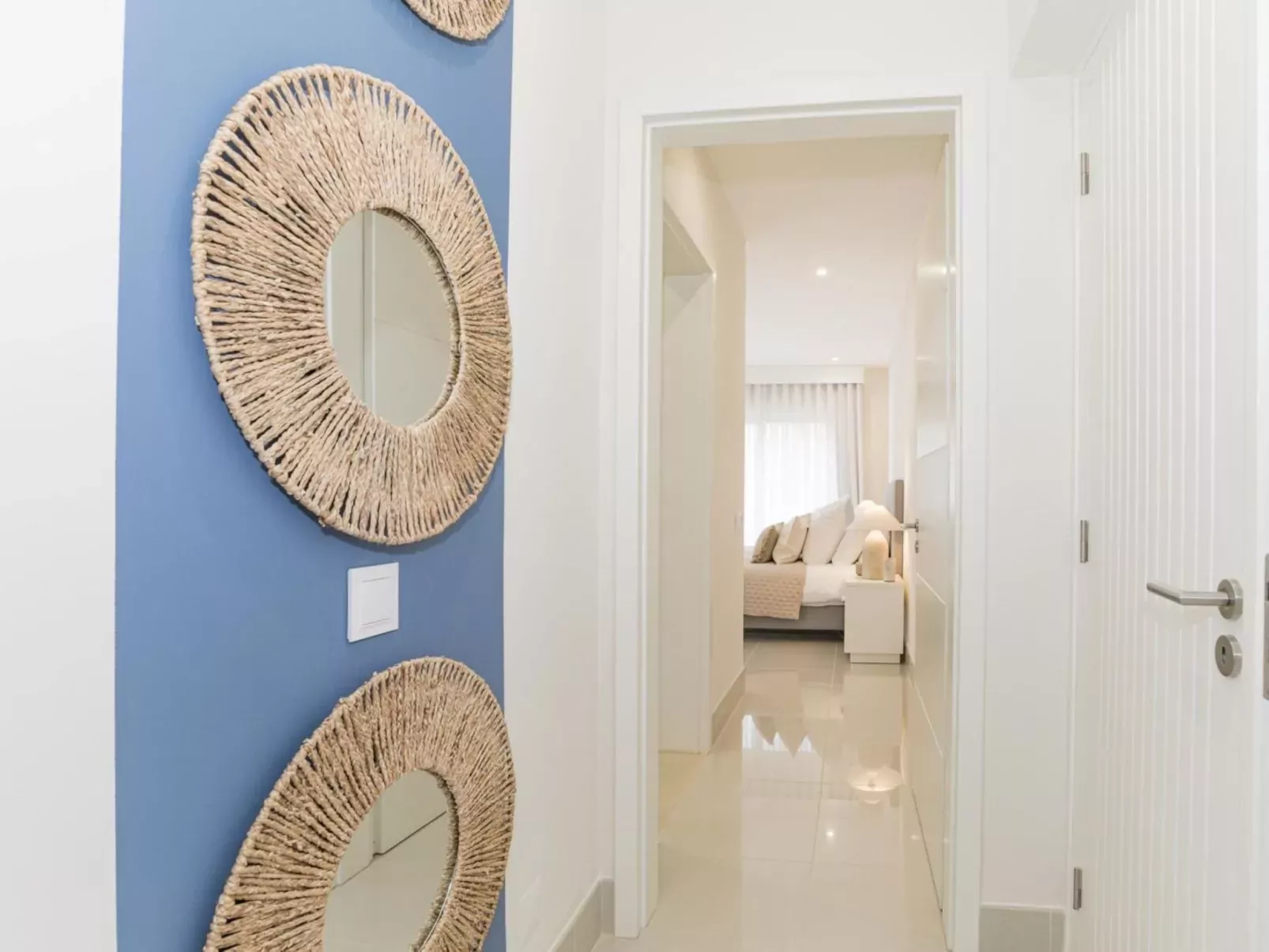 Pine Hills Reva Santuary Modern Elegance-Binnen