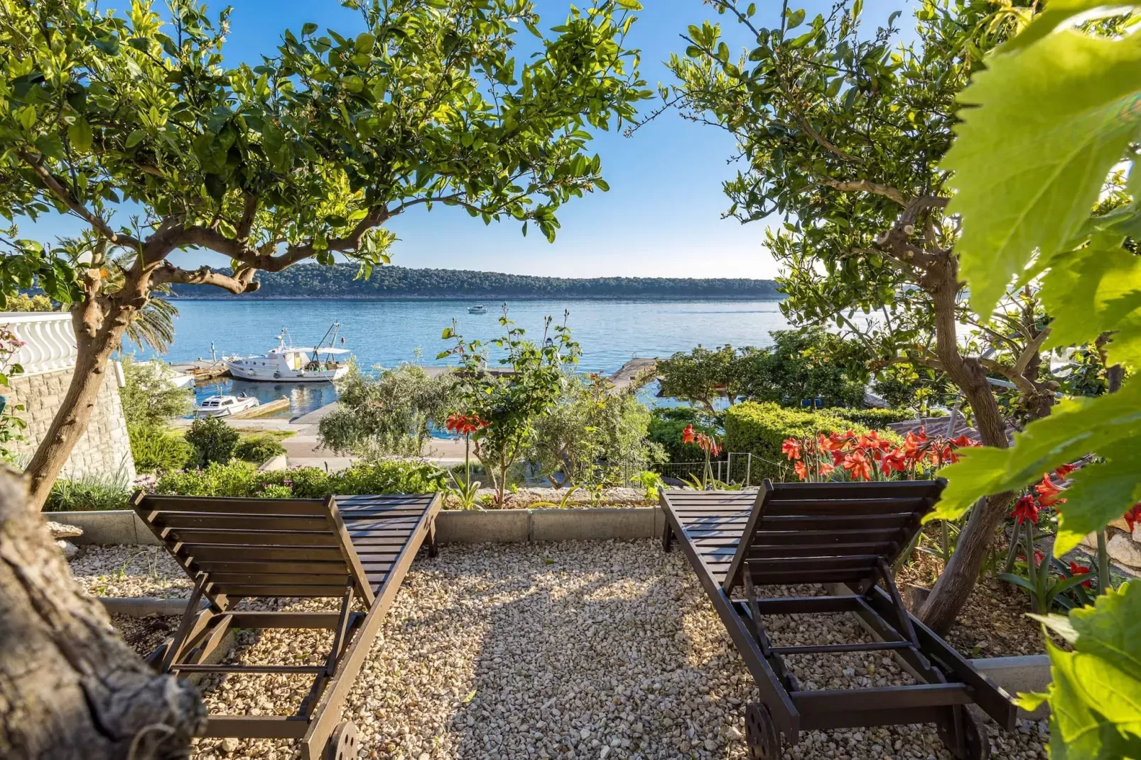Apartments Jurica - Apt 4 with Sea View-Tuinen zomer