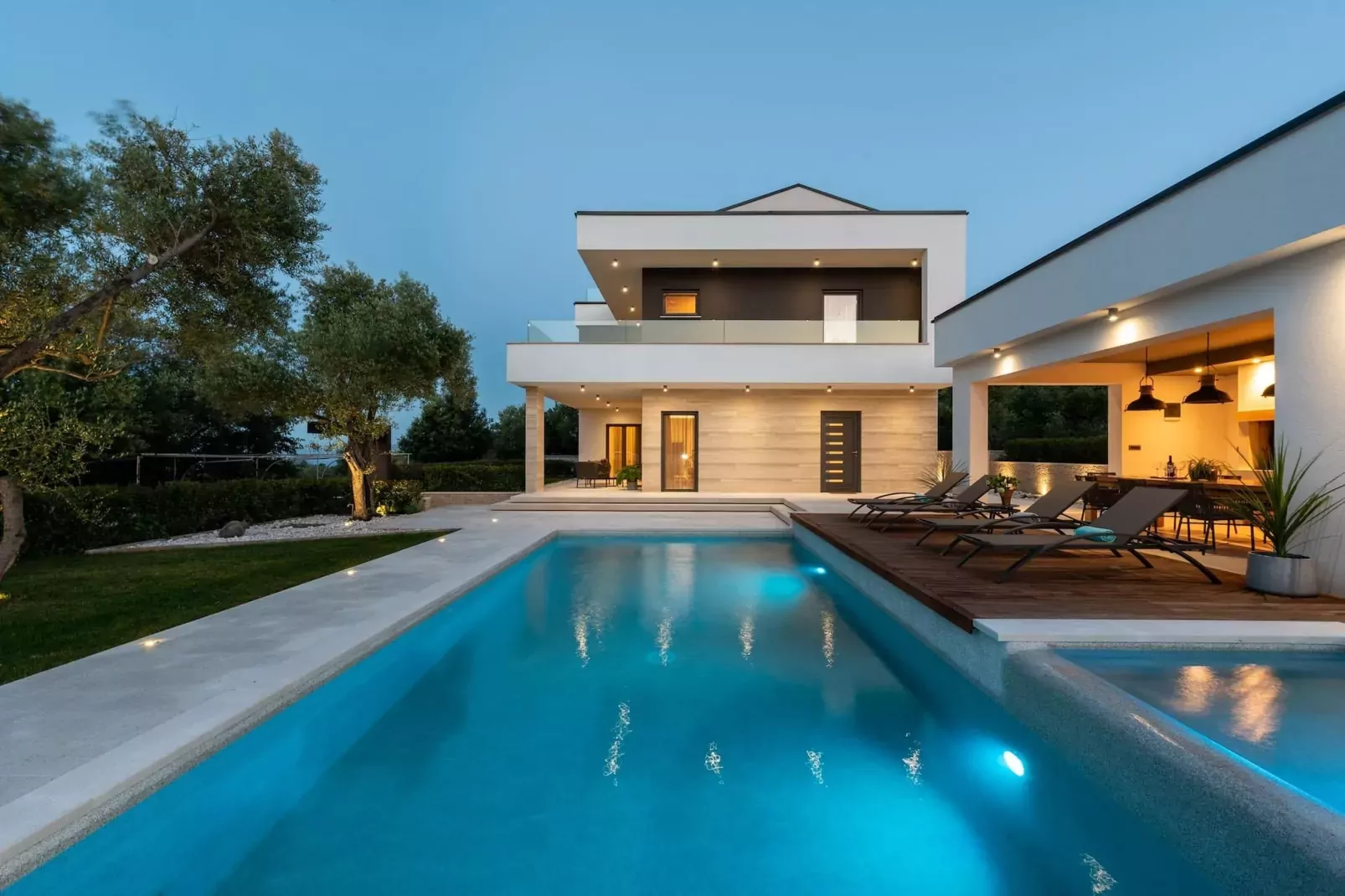 Luxurious Villa Laurea-Zwembad