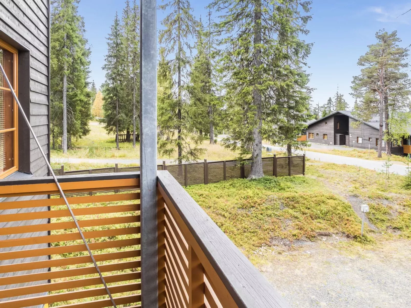 Karhunvartijan linna a4-Buiten