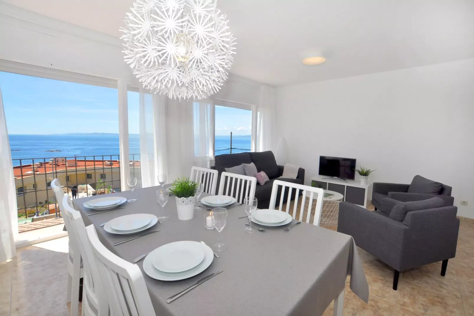 1172 CANYELLES vista Mar-Eetkamer