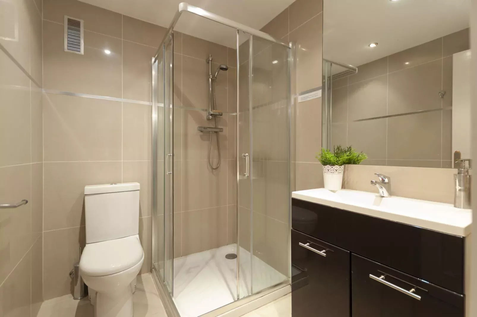 1085 DALLAS vista Mar-Badkamer