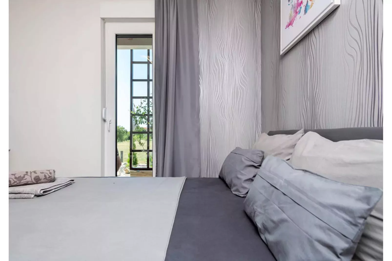 Villa Lily with Private Pool and a Lovely Garden-Slaapkamer