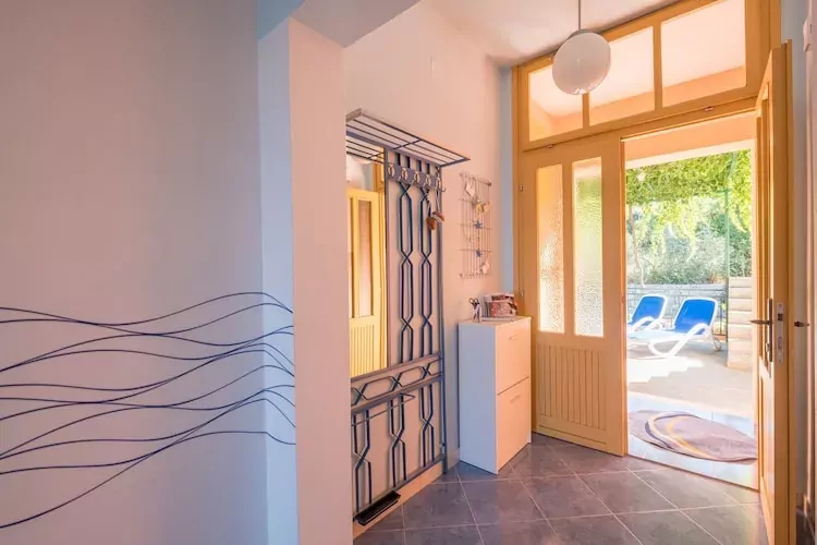 Apartments Saulan - One Bedroom Apartment with Balcony and Sea View (Molunat)