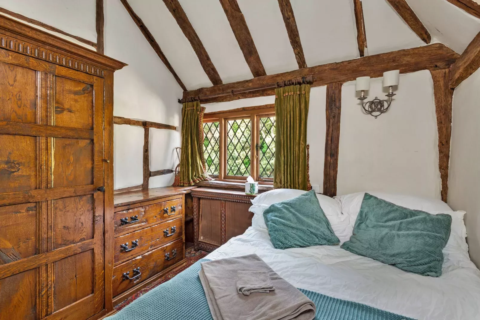 Sandhill Cottage with Hot Tub-Slaapkamer