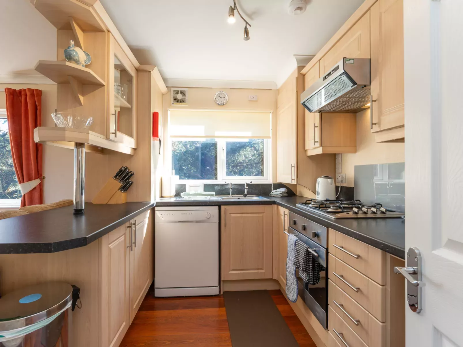 Capercaillie Lodge-Binnen