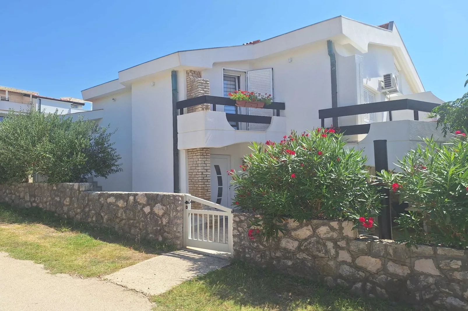 Sea View  Apartment Povljana - One Bedroom Apartment with Sea View-Buitenlucht