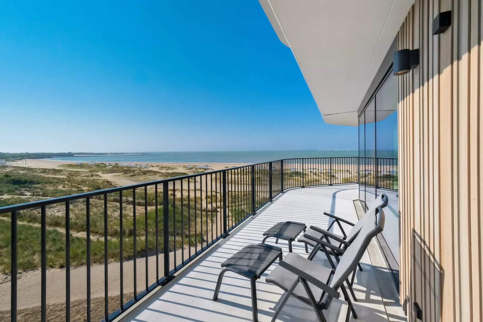 Breskens Apartments & Penthouses 4-Buitenkant zomer