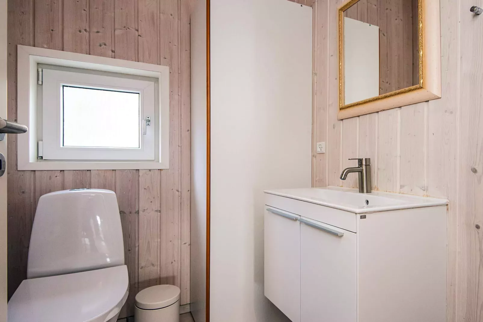 Luxe Spa-Retraite bij Zee -- By Traum Ferienwohnungen-Binnen