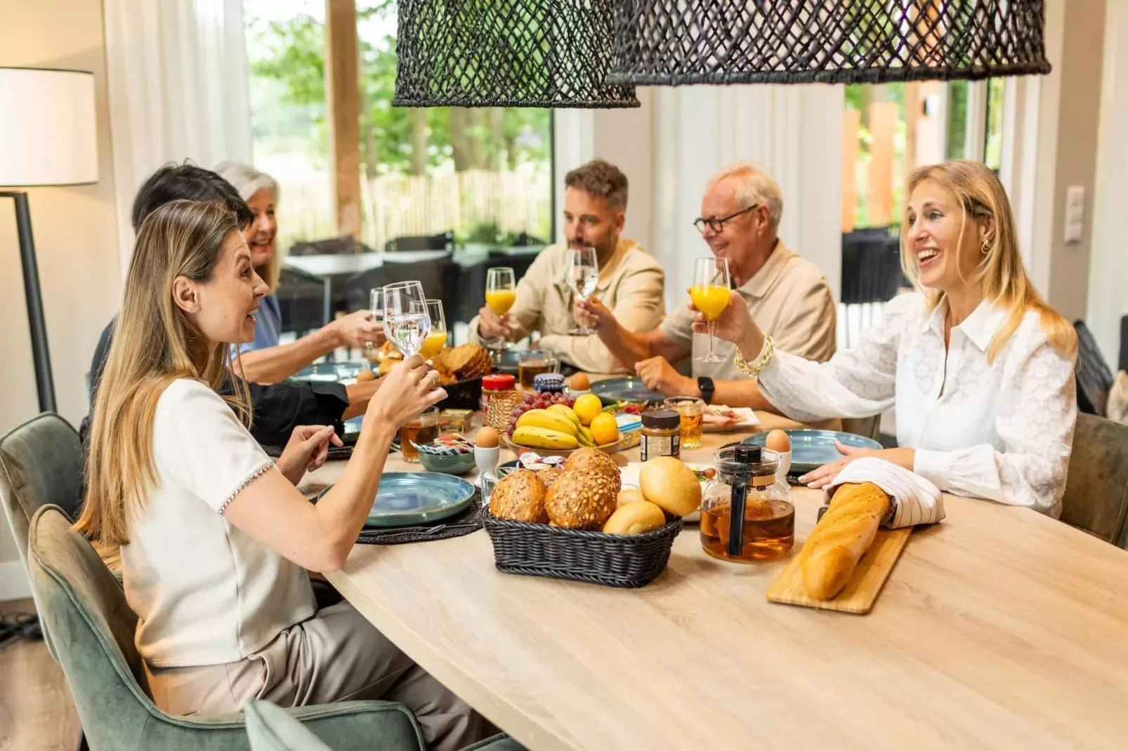 Bos Villa met Sauna  8 personen-Eetkamer