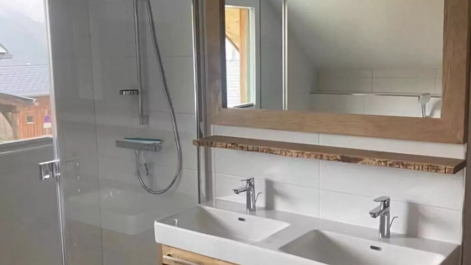 The Laerch-Badkamer