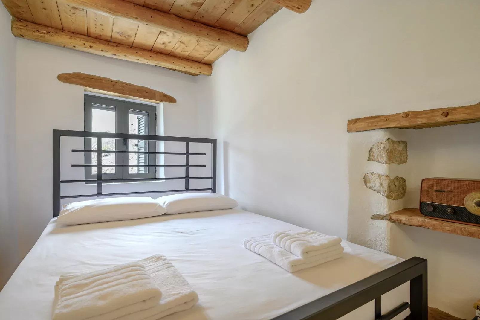 Nomas Home Imbros-Slaapkamer